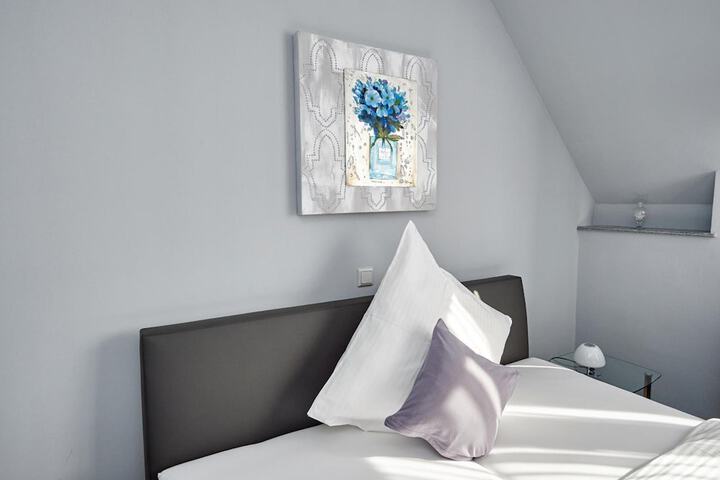 Room 14 of 37