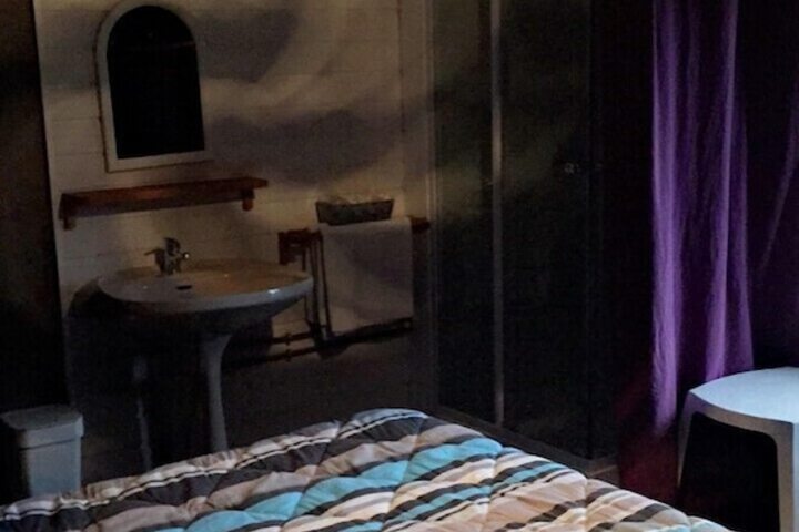 Room 6 of 17
