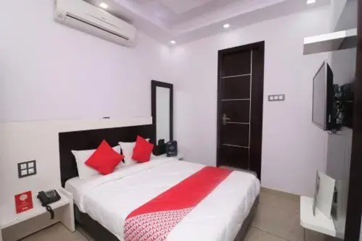 Room 6 of 15