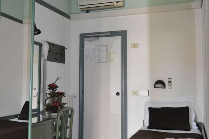 Room 5 of 35