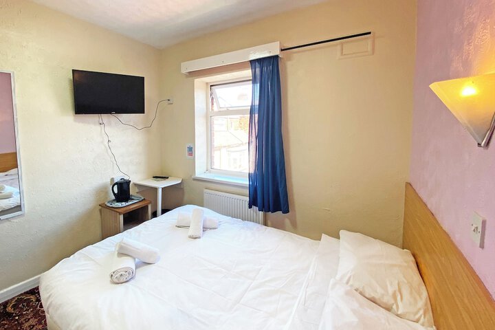 Room 11 of 41