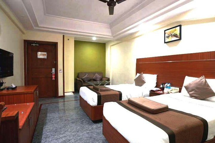 Room 15 of 36