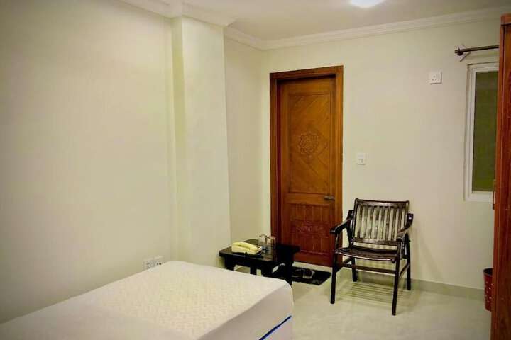 Room 3 of 26