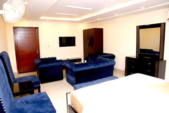 Room 12 of 29