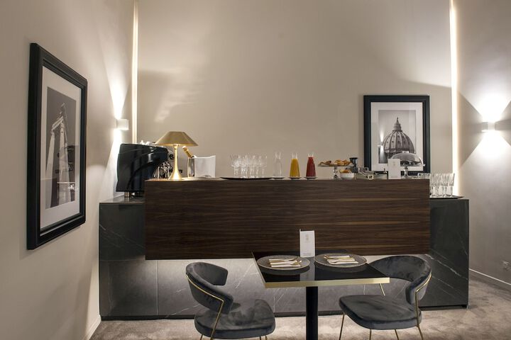 Lounge 99 of 111