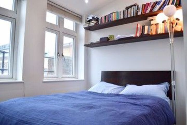 Room 5 of 11