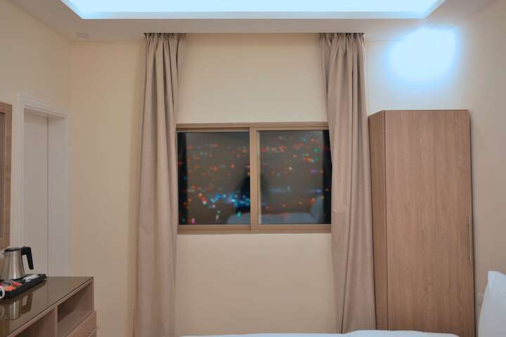 Room 11 of 30