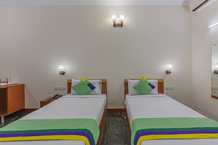 Room 12 of 38