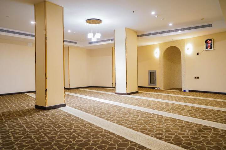 Ballroom/Hall 66 of 83