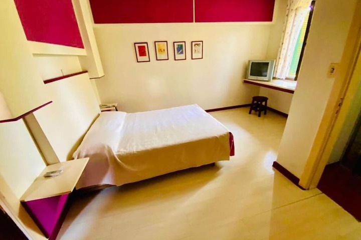 Room 15 of 100