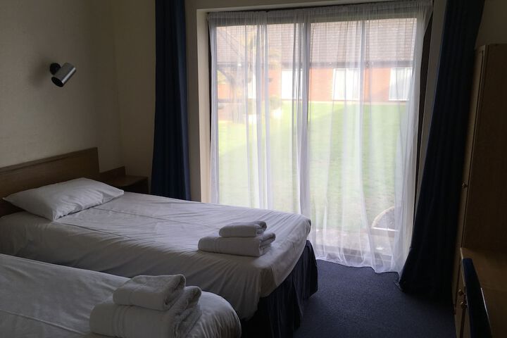 Room 9 of 35