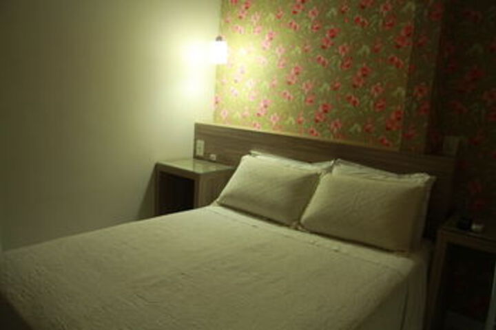 Room 9 of 17