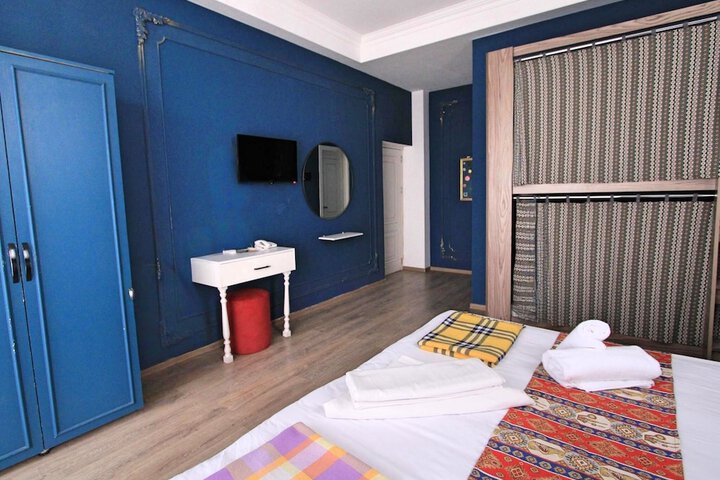 Room 33 of 66