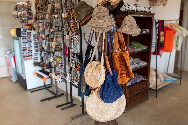 Gift Shop 144 of 198