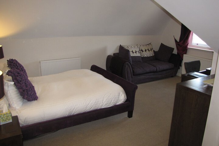 Room 3 of 53