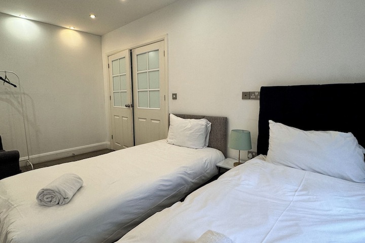 Room 40 of 49