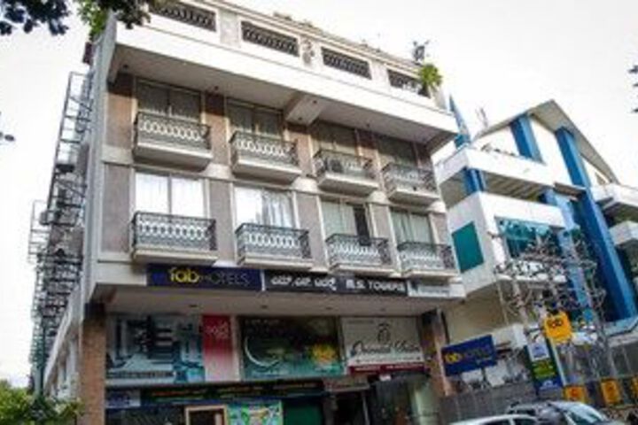FabHotel Oriental Suites