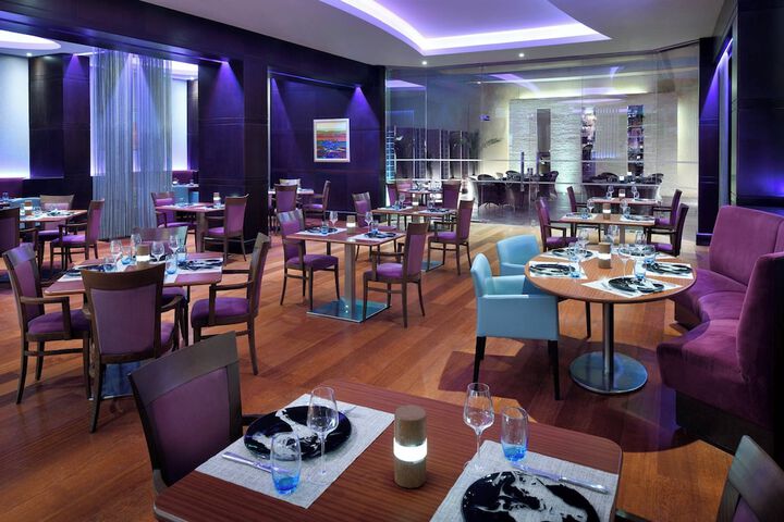Dining 60 of 103