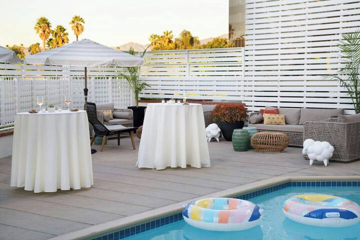 Swimming pool at Tiller House Laguna Hills, a Tribute Portfolio Hotel