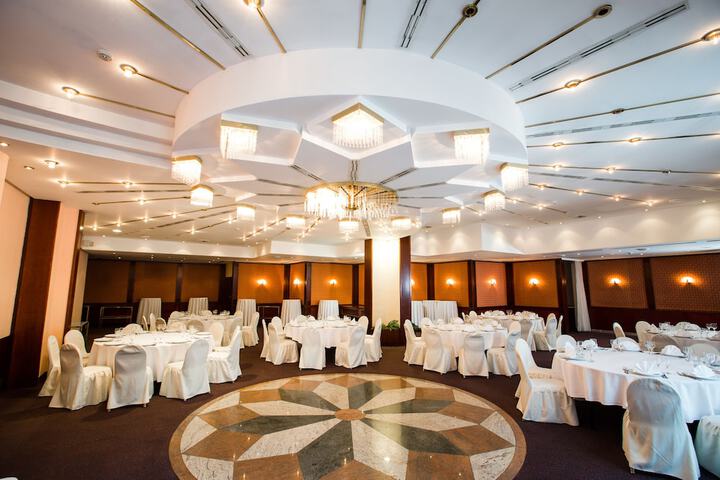Ballroom/Hall 79 of 82