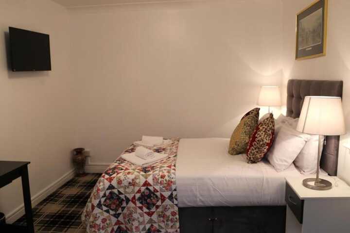 Room 3 of 20