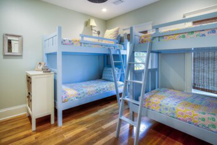 Room 13 of 22