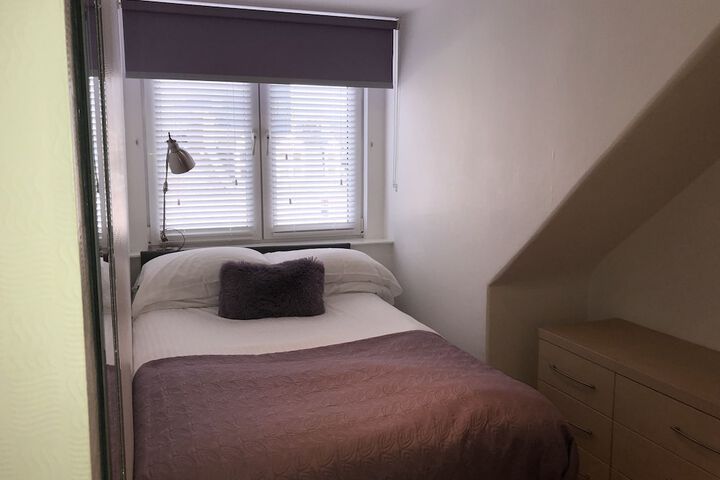 Room 5 of 37