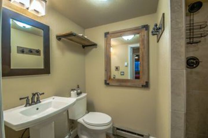 Room 5 of 168