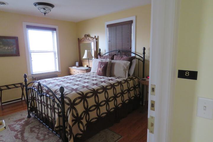 Room 13 of 64