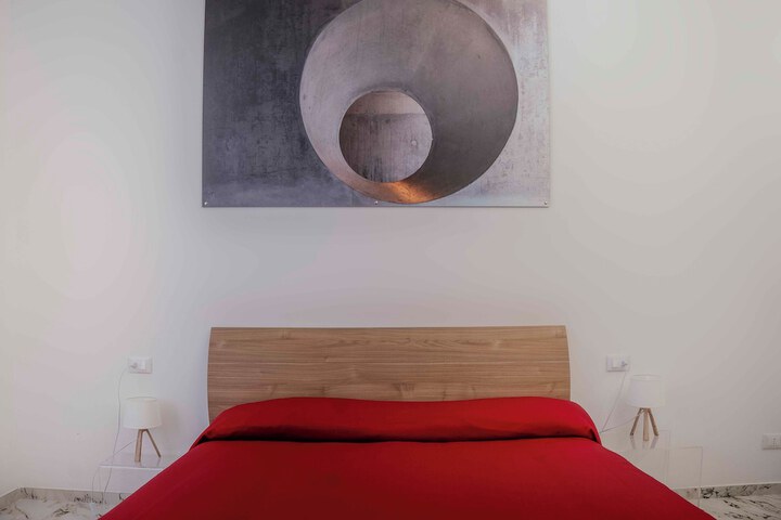 Room 90 of 212