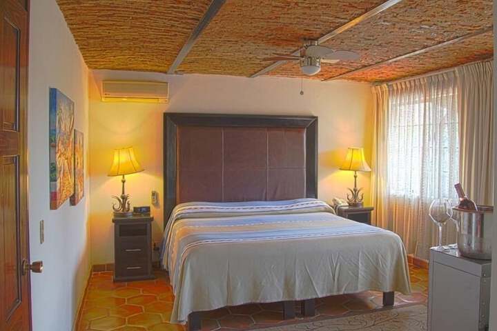 Room 27 of 150