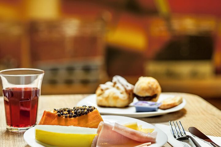 Breakfast/Coffee Service 91 of 128