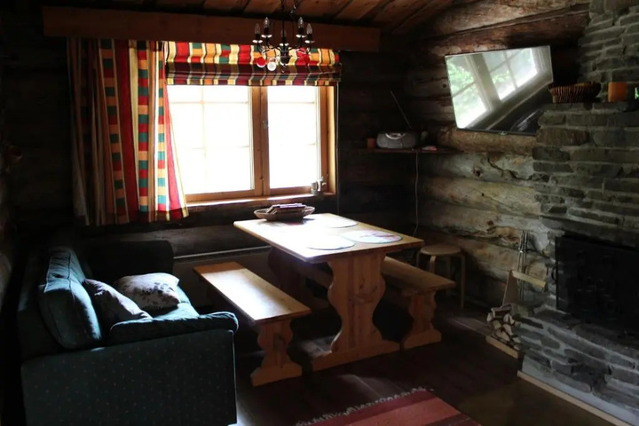 Room 3 of 3