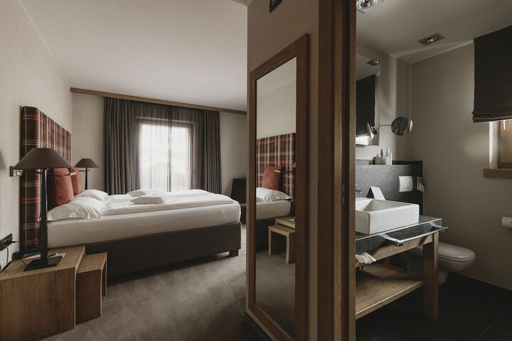 Room 6 of 78