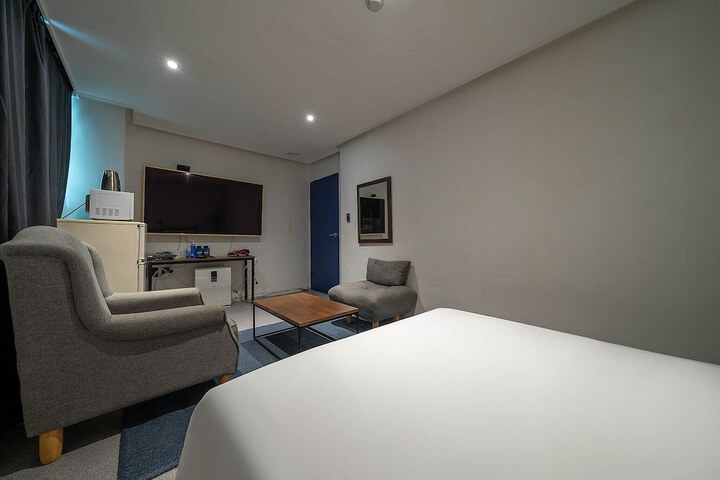 Room 21 of 82