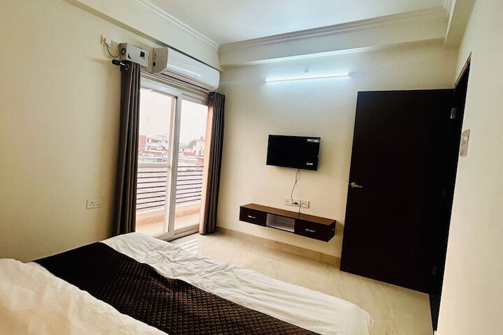 Room 12 of 46