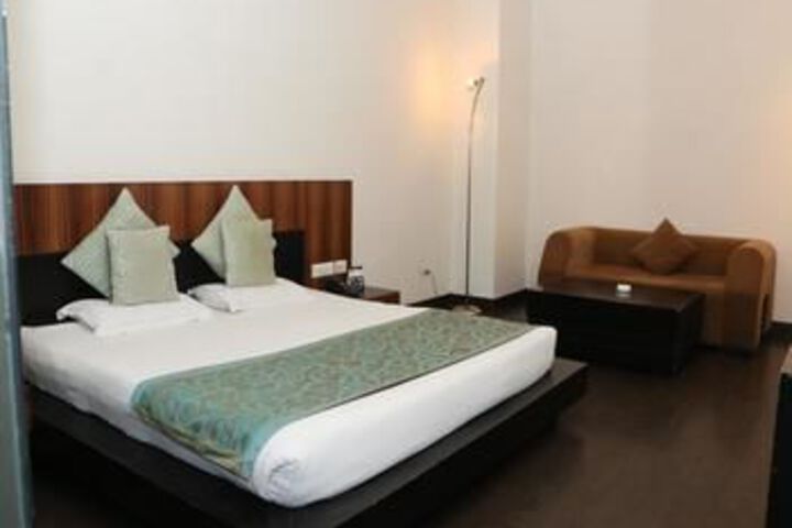 Room 2 of 27