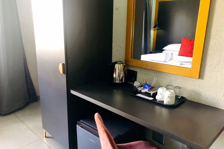 Room 77 of 241