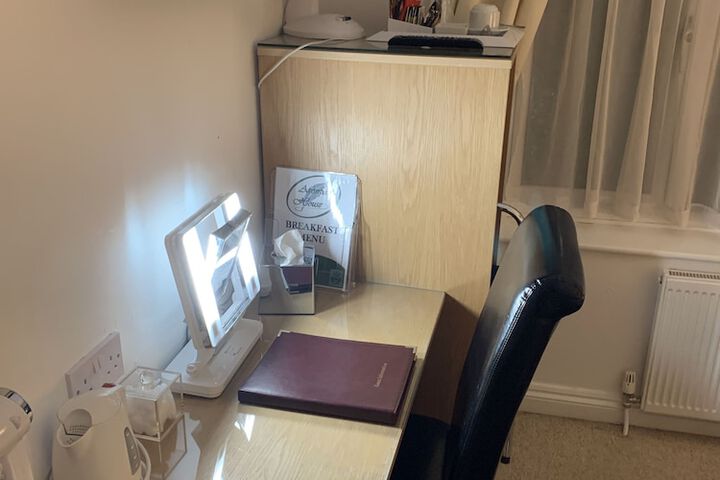 Room 27 of 80