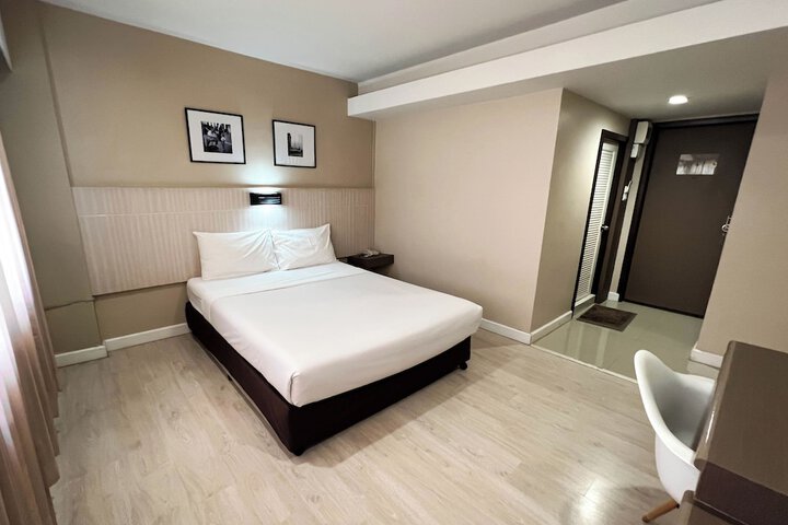 Room 11 of 41