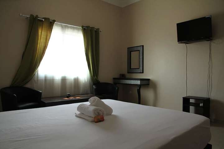Room 7 of 10