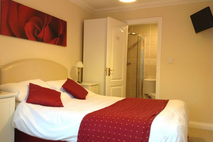 Room 7 of 80