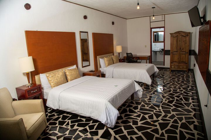 Room 9 of 27