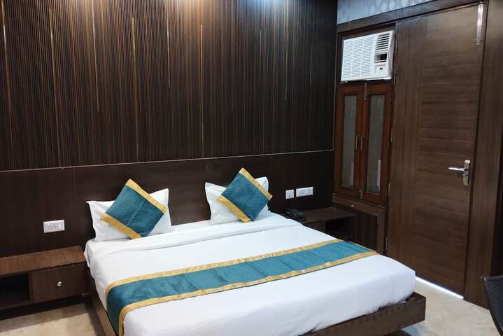 Room 16 of 43