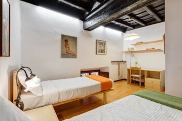 Room 13 of 35