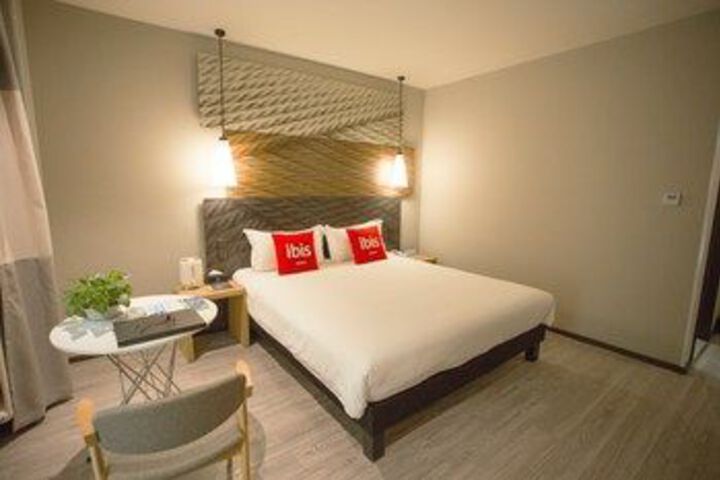 Room 20 of 79