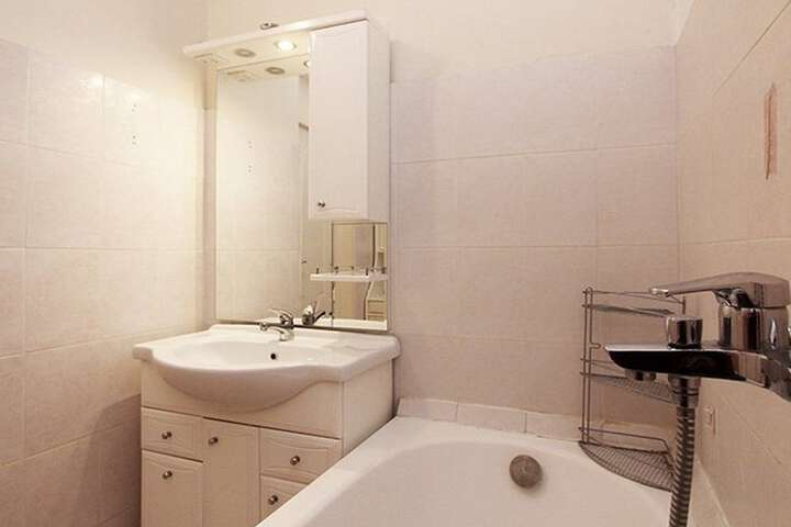 Room 15 of 18