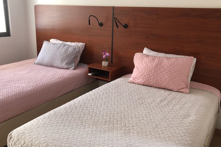 Room 2 of 27