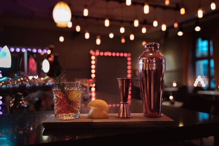 Lounge 68 of 87