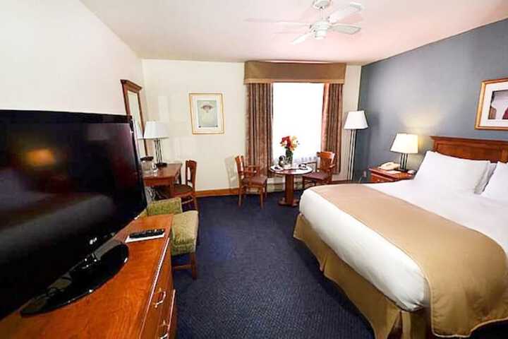 Room 6 of 53